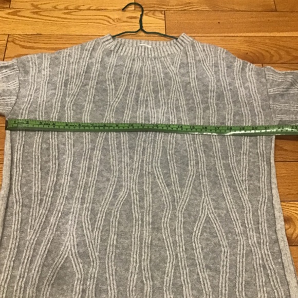 Sweater - Picture 4 of 16